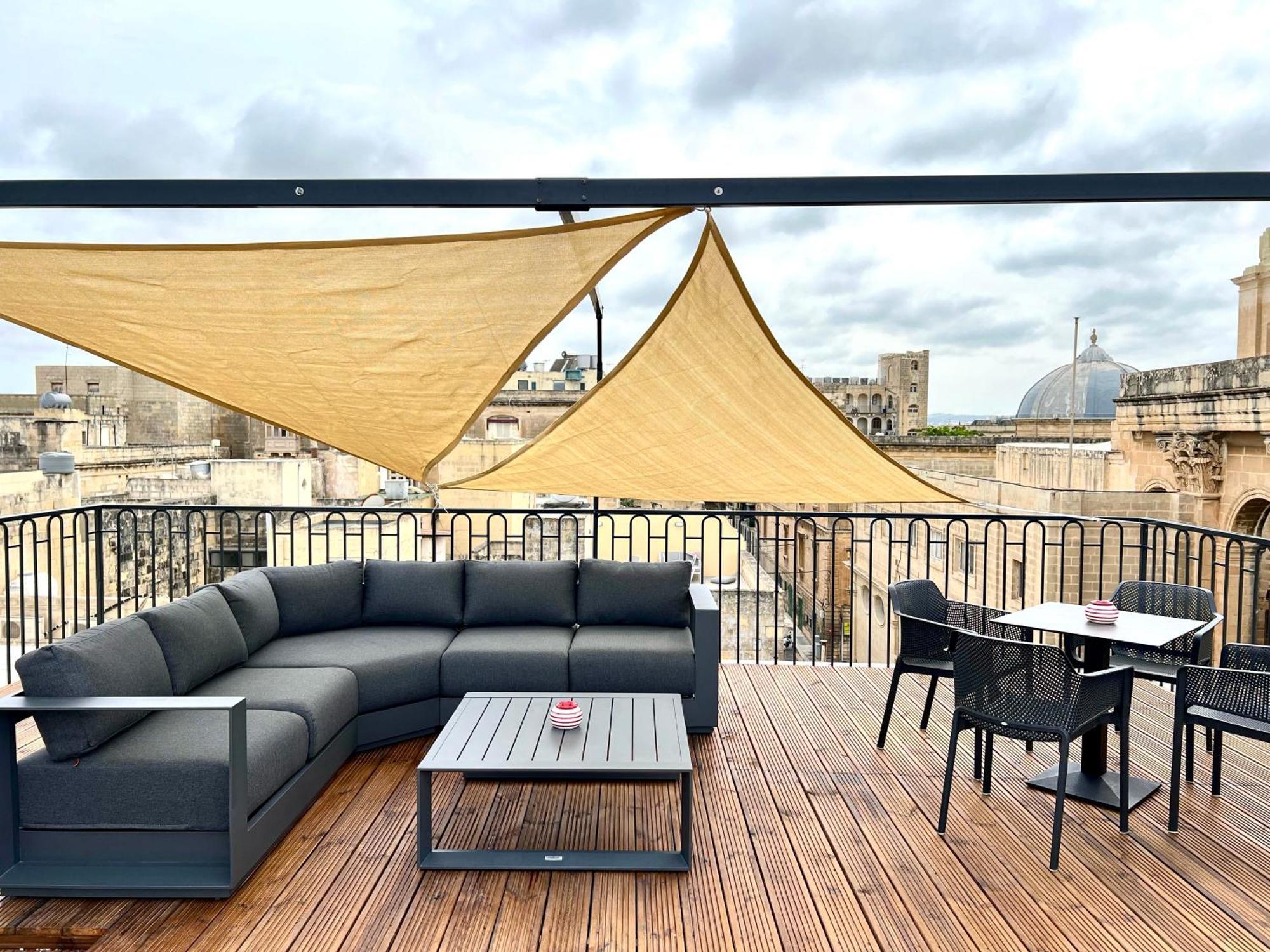 Florette 1br With Stunning Lounge Terrace By Arcobnb