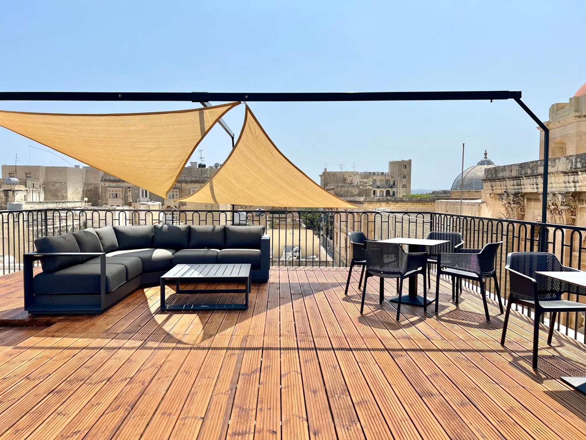 Florette 1br With Stunning Lounge Terrace By Arcobnb *